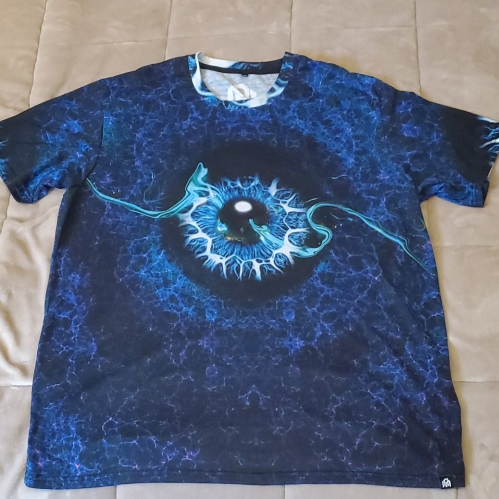 Men's XXL into the a.m. graphic tee